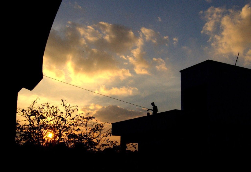 The Sun Helps in Drying the Water. Photo by varun suresh