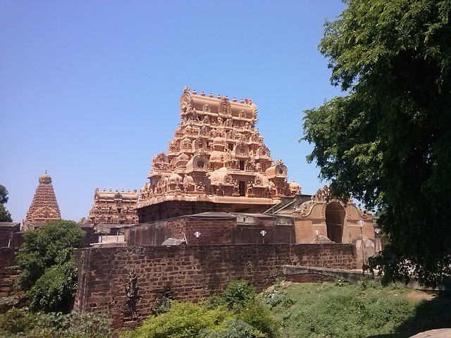 brihadeeswara-temple-989323_640